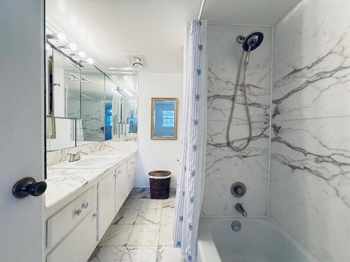 111 N POMPANO BEACH Boulevard 1611 photo 22
