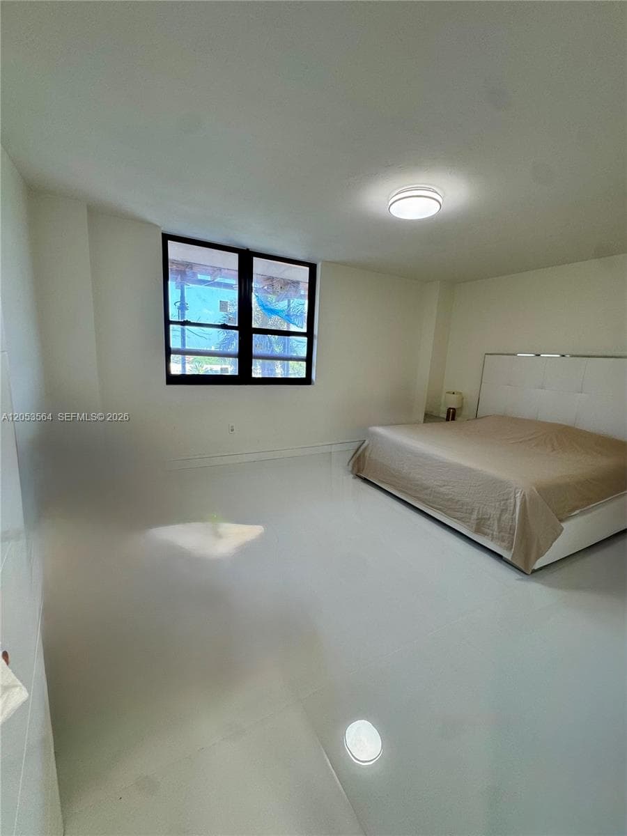 10185 Collins Ave 606 photo 6
