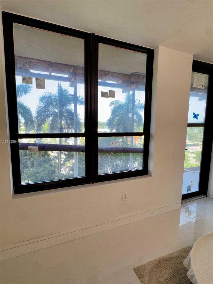 10185 Collins Ave 606 photo 12