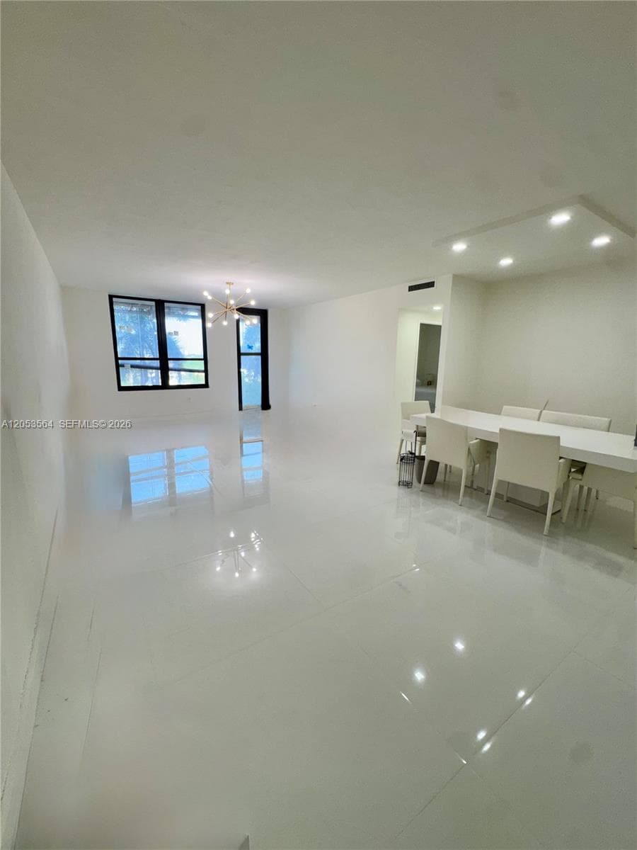 10185 Collins Ave 606 photo 3