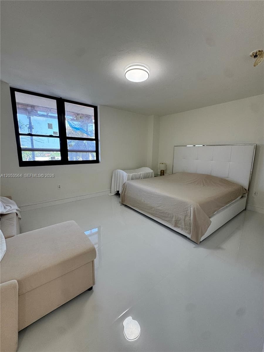 10185 Collins Ave 606 photo 10