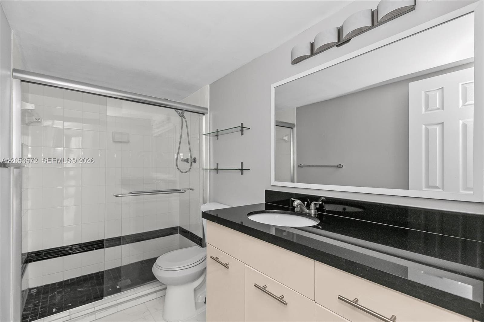 200 Leslie Dr 930 photo 13
