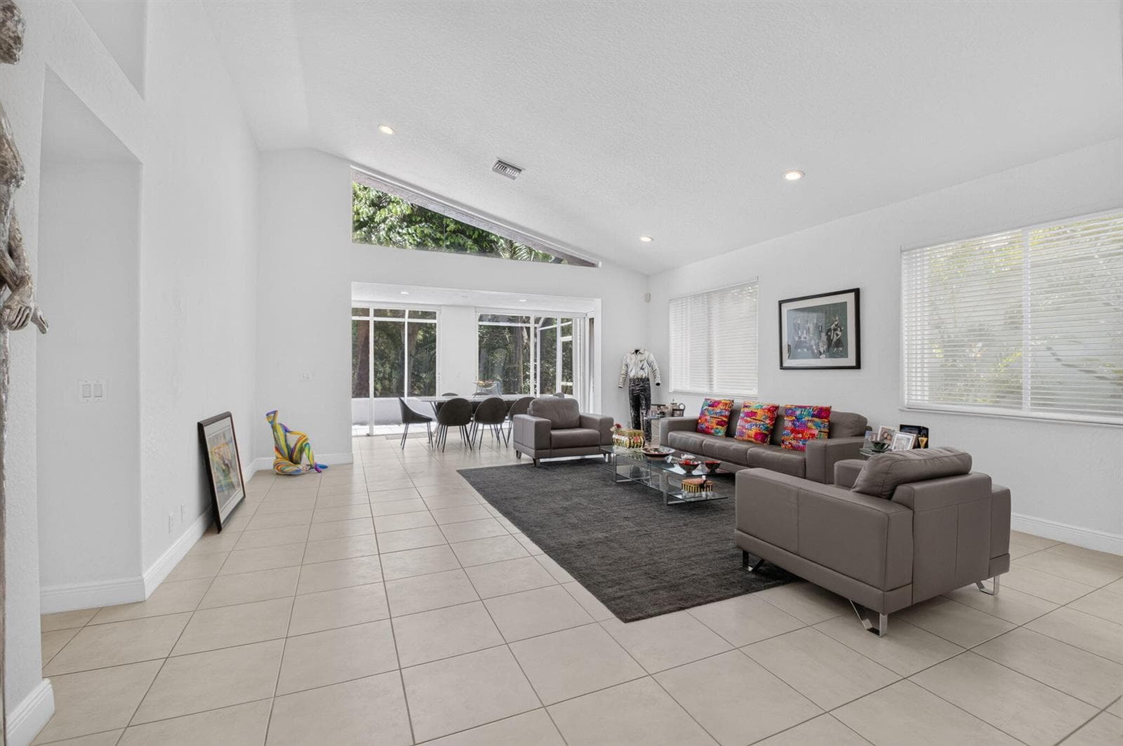 5207 BROOKVIEW Drive photo 4