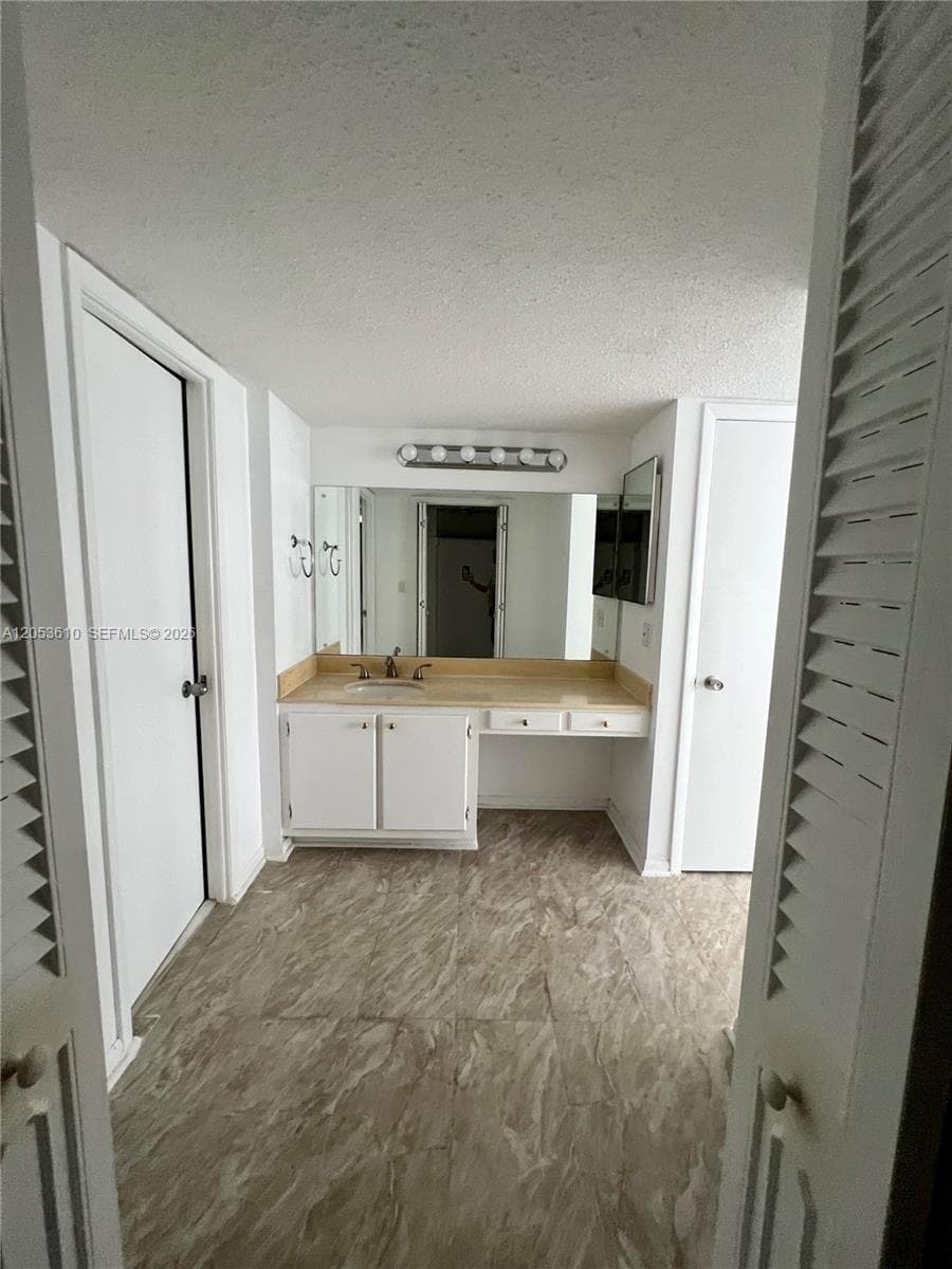 5838 Collins Ave 7E photo 18
