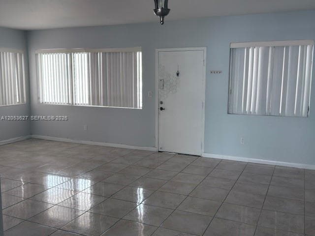 462 Golden Isles Dr 203 photo 3