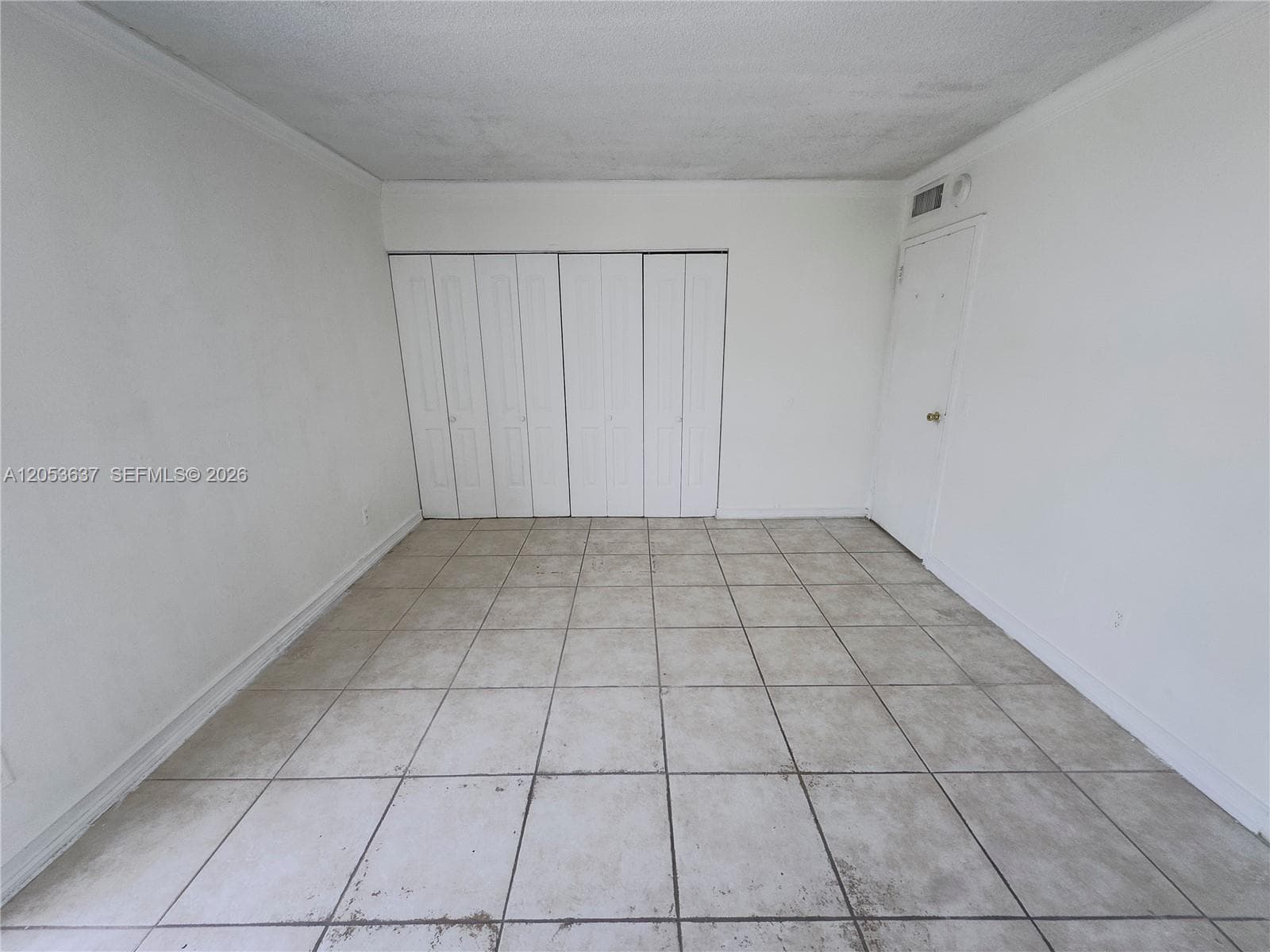 2075 NE 164th St 204 photo 12