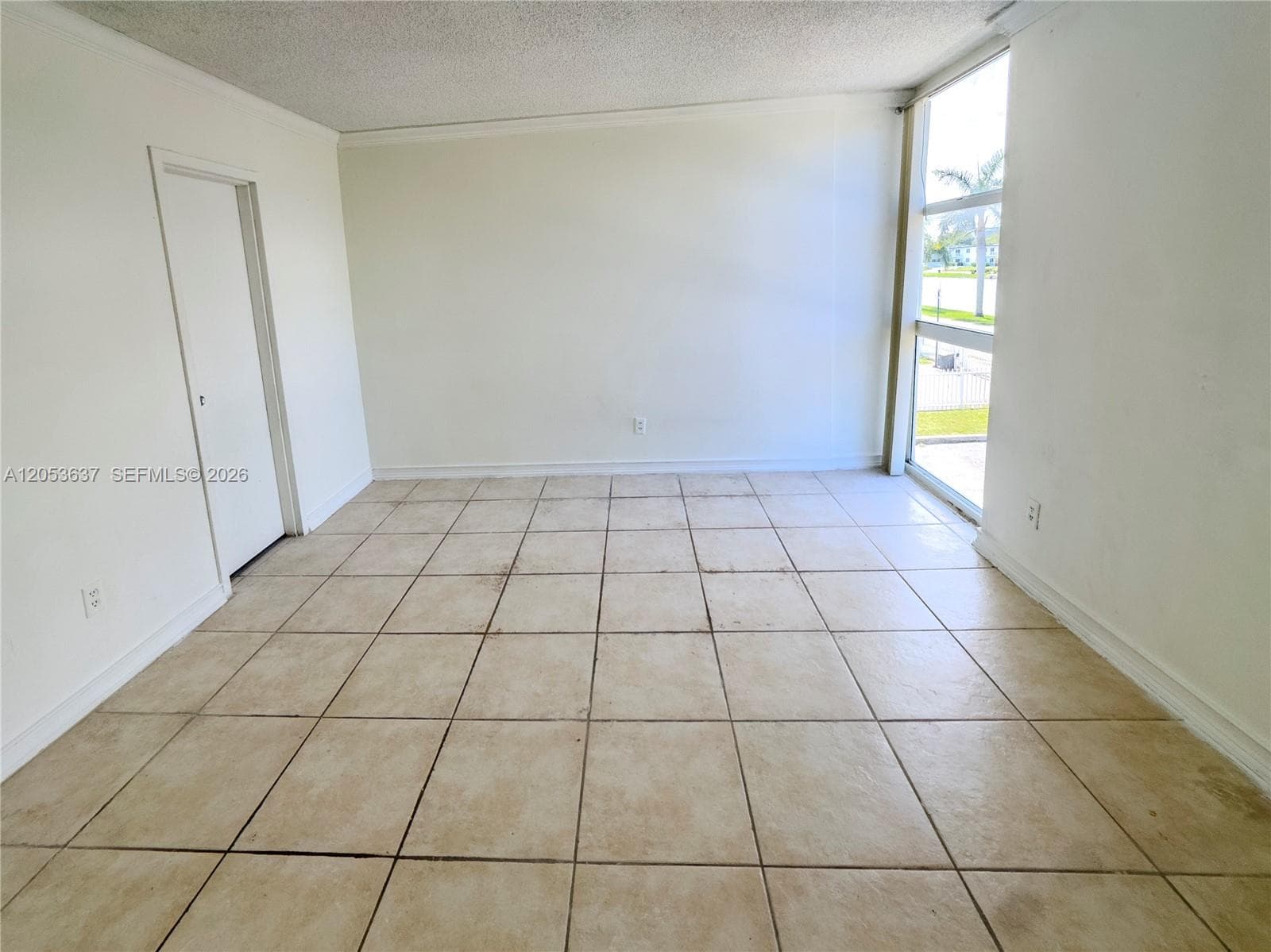 2075 NE 164th St 204 photo 7
