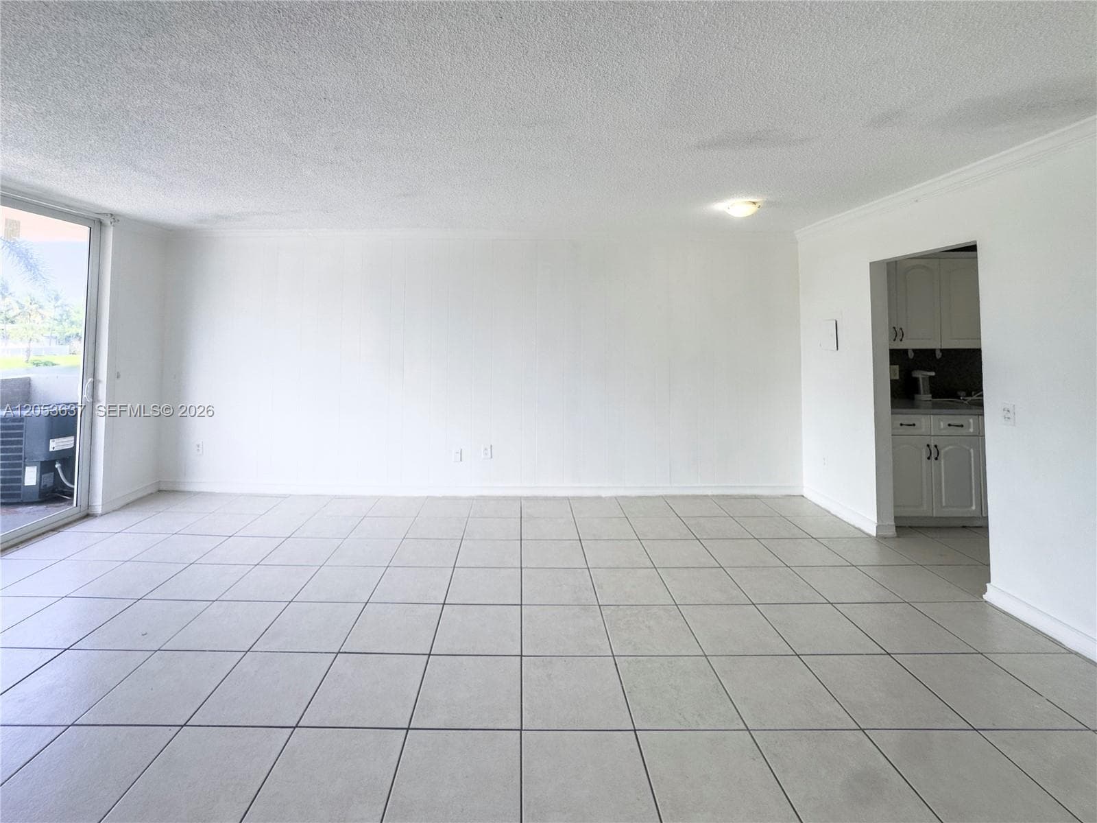 2075 NE 164th St 204 photo 5