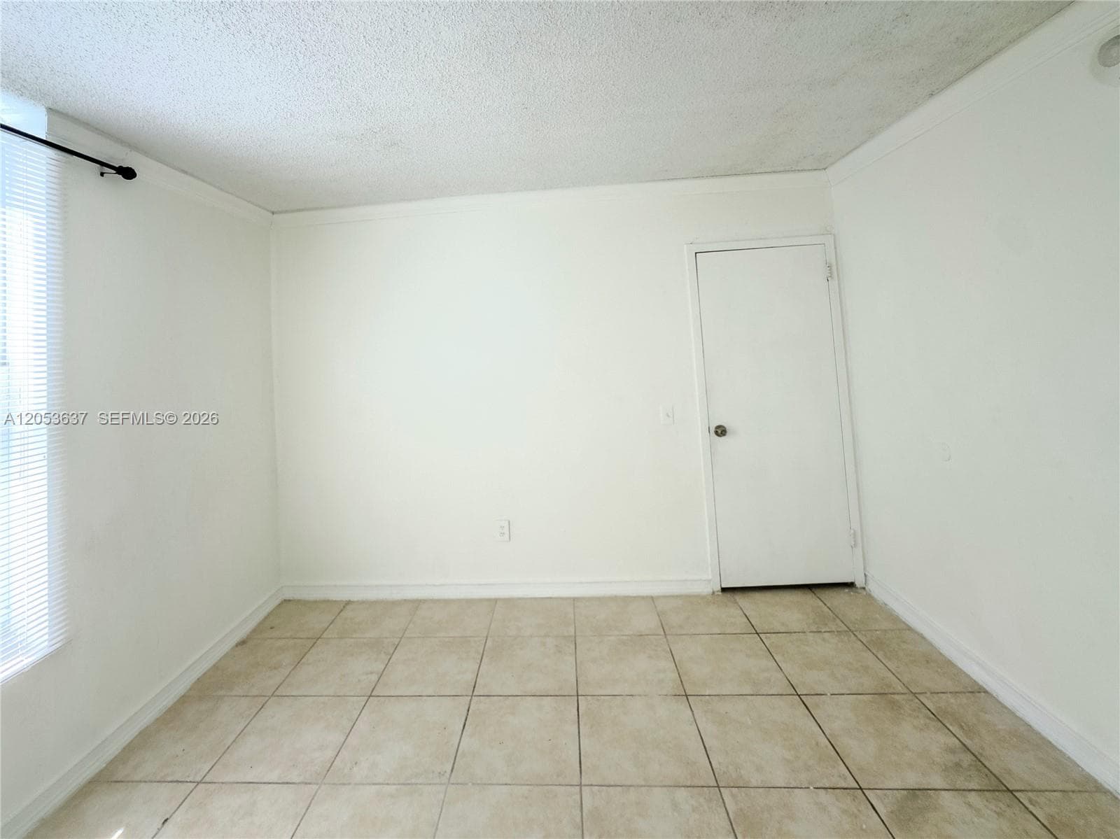 2075 NE 164th St 204 photo 11