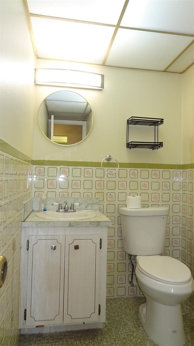 3527 NE 168th St 407 photo 10