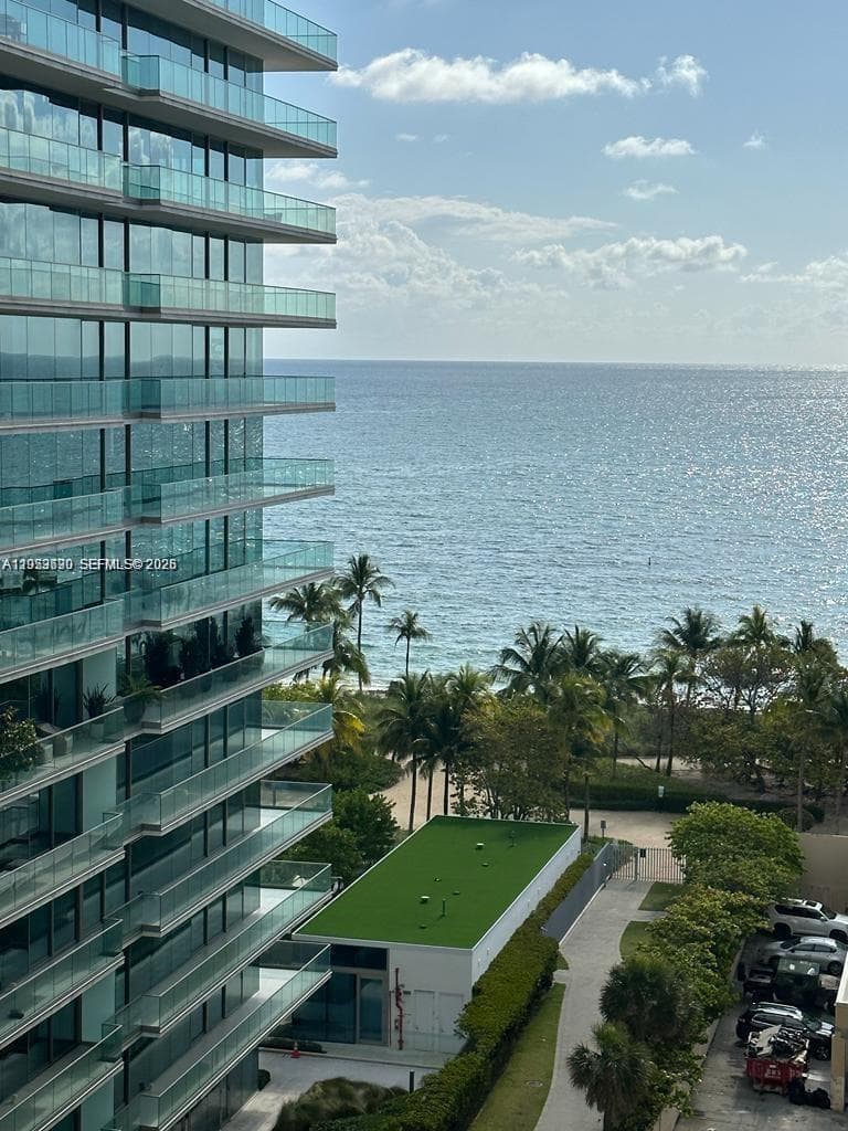 10185 Collins Ave 1103 photo 2
