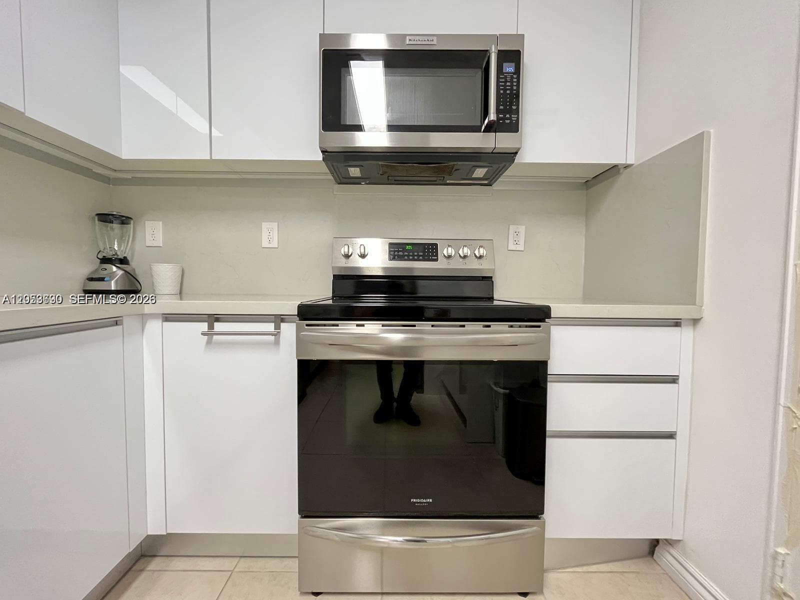 10185 Collins Ave 1103 photo 12
