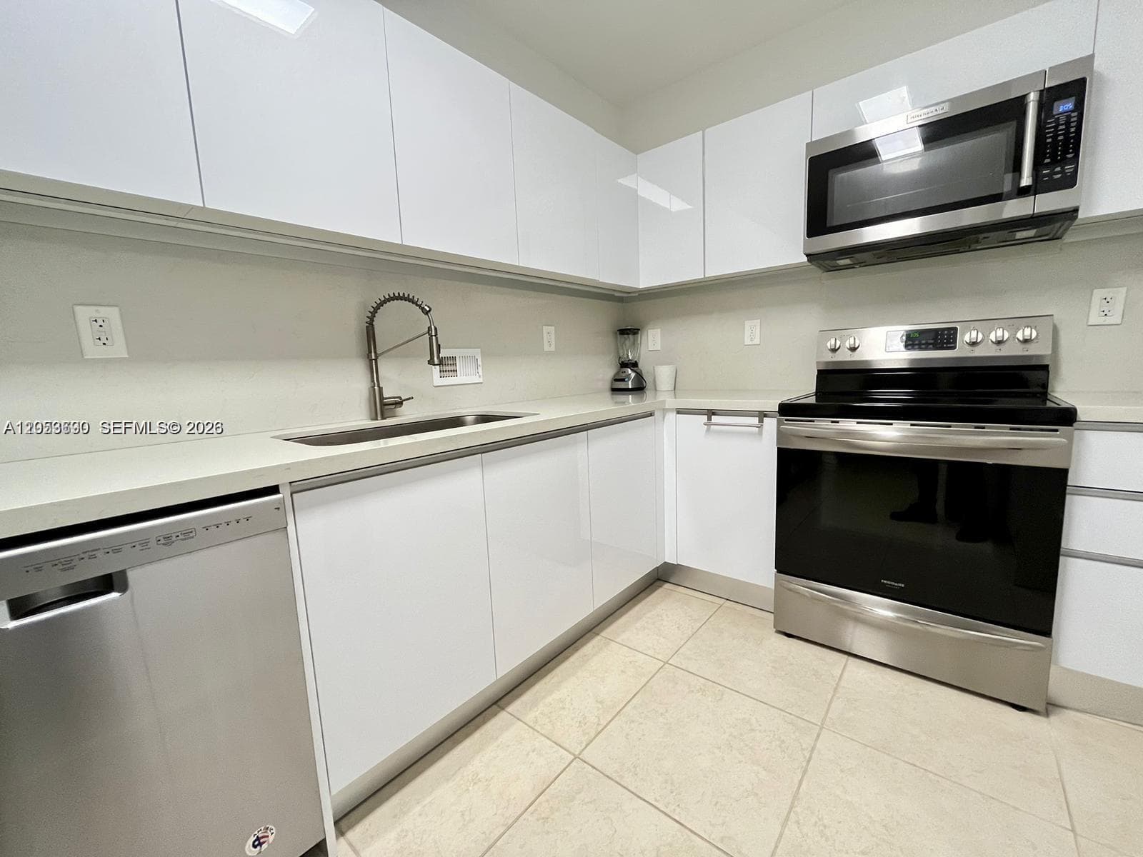 10185 Collins Ave 1103 photo 14