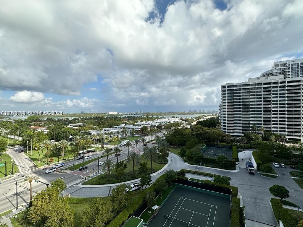 10185 Collins Ave 1103 photo 4