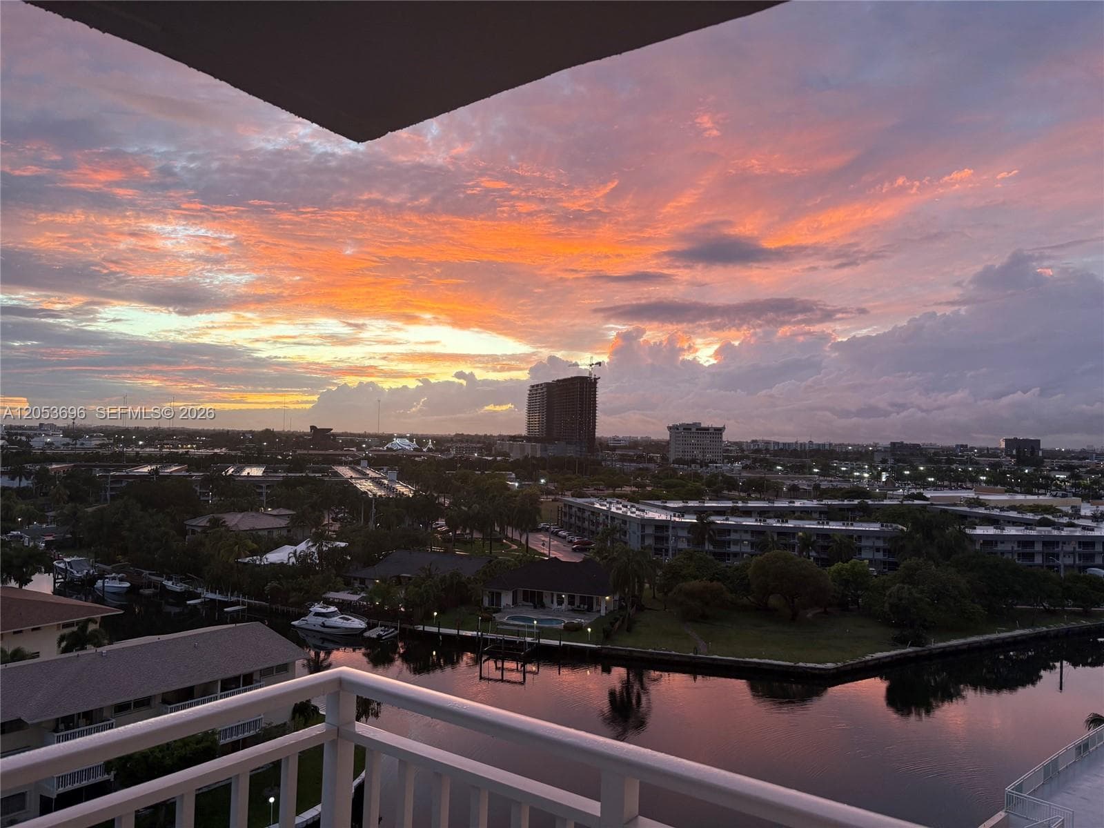427 Golden Isles Dr 10D photo 1