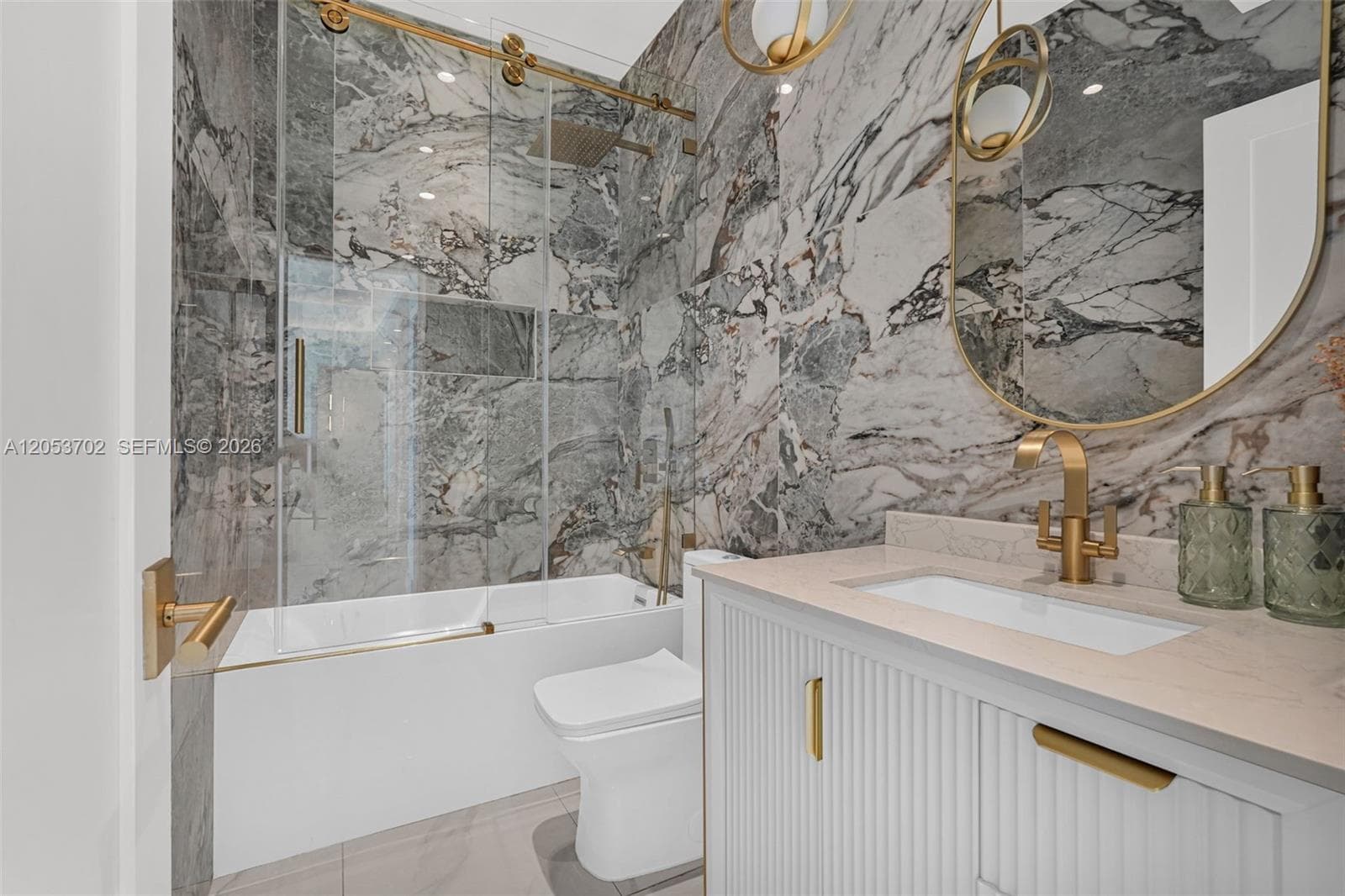 9721 E Bay Harbor Dr 6D photo 3
