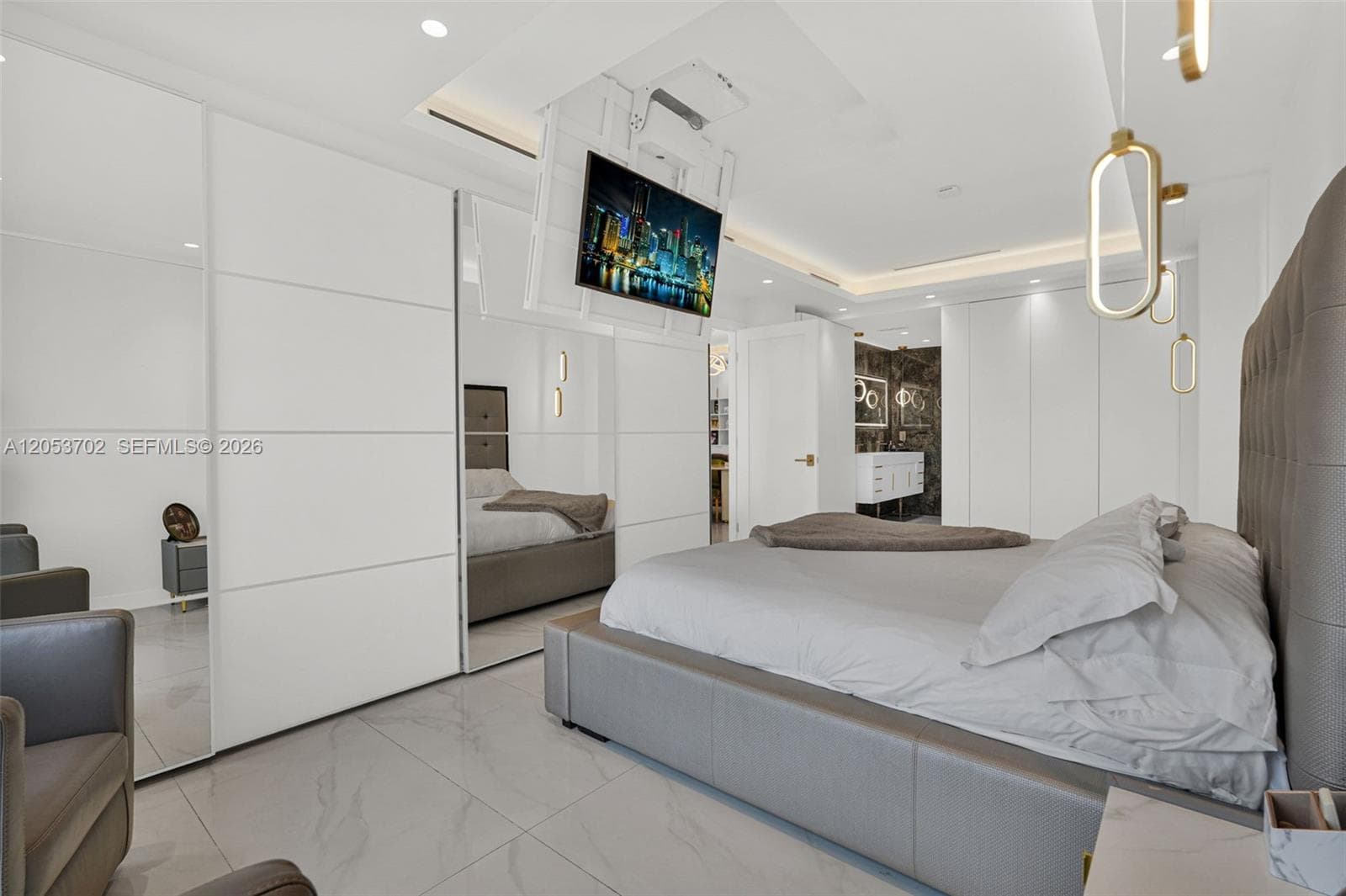 9721 E Bay Harbor Dr 6D photo 8