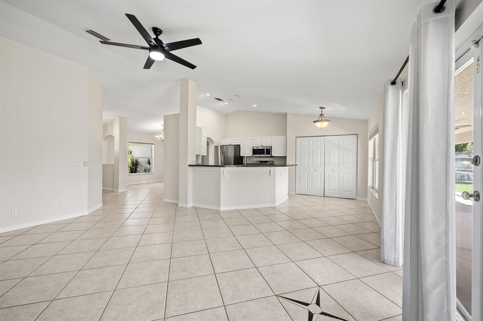 111 Meadow Woode Drive photo 8