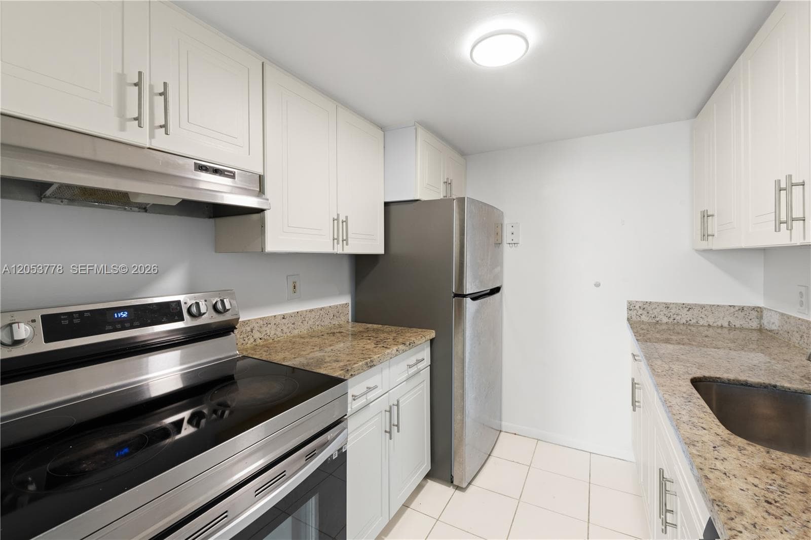 2350 NE 135th St 812 photo 2