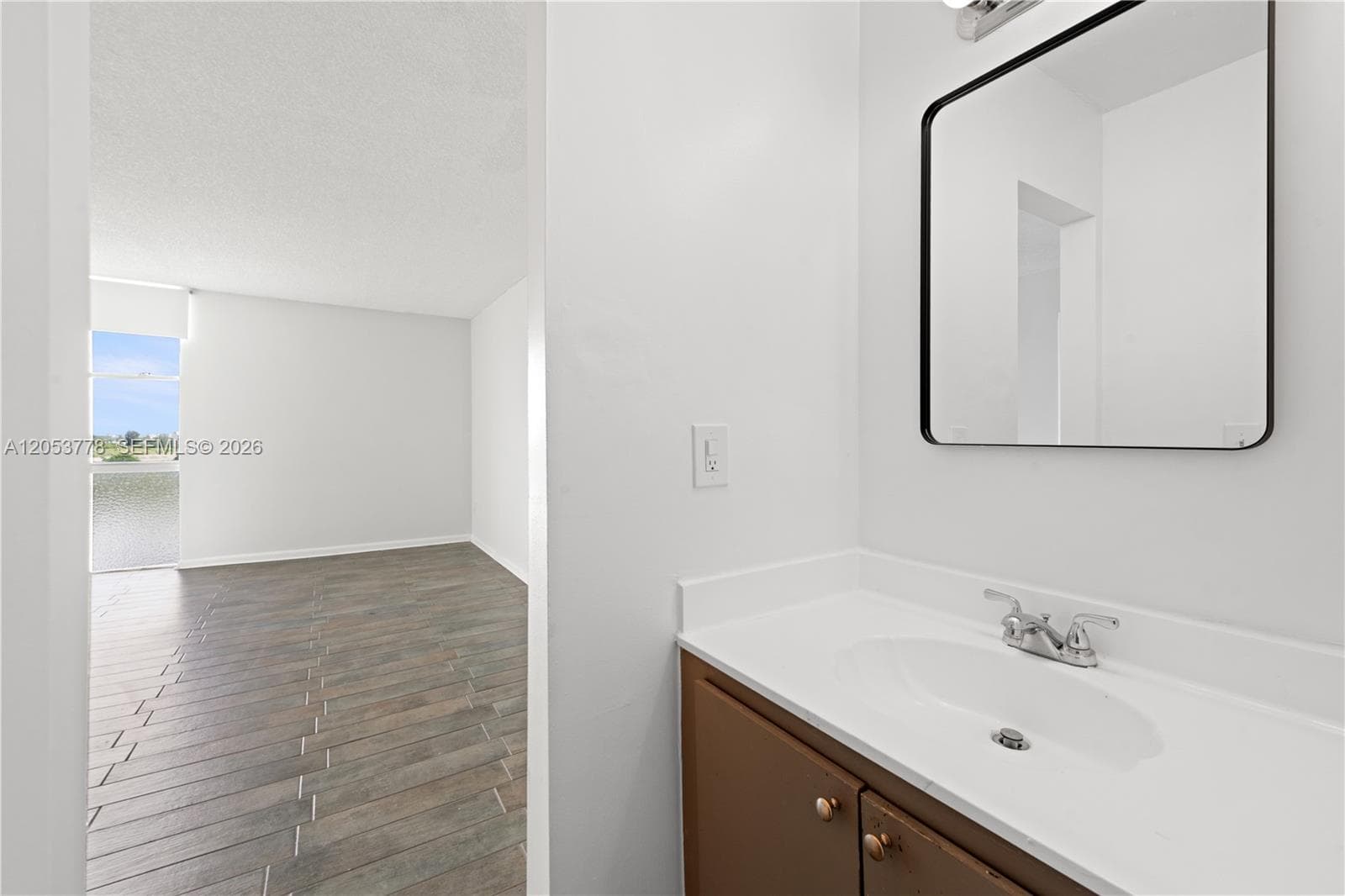 2350 NE 135th St 812 photo 13
