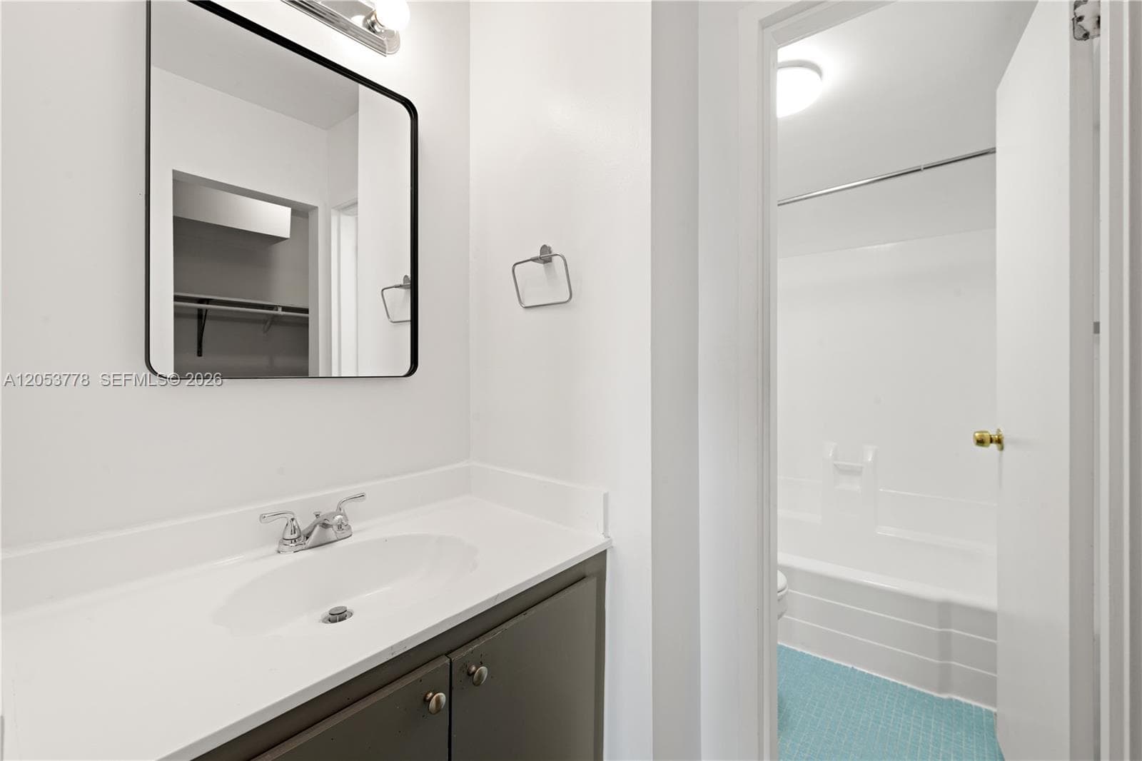 2350 NE 135th St 812 photo 10