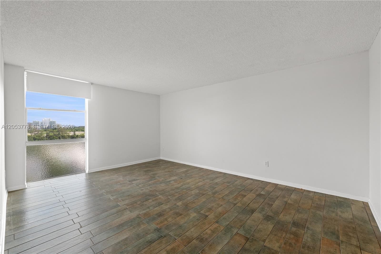 2350 NE 135th St 812 photo 8