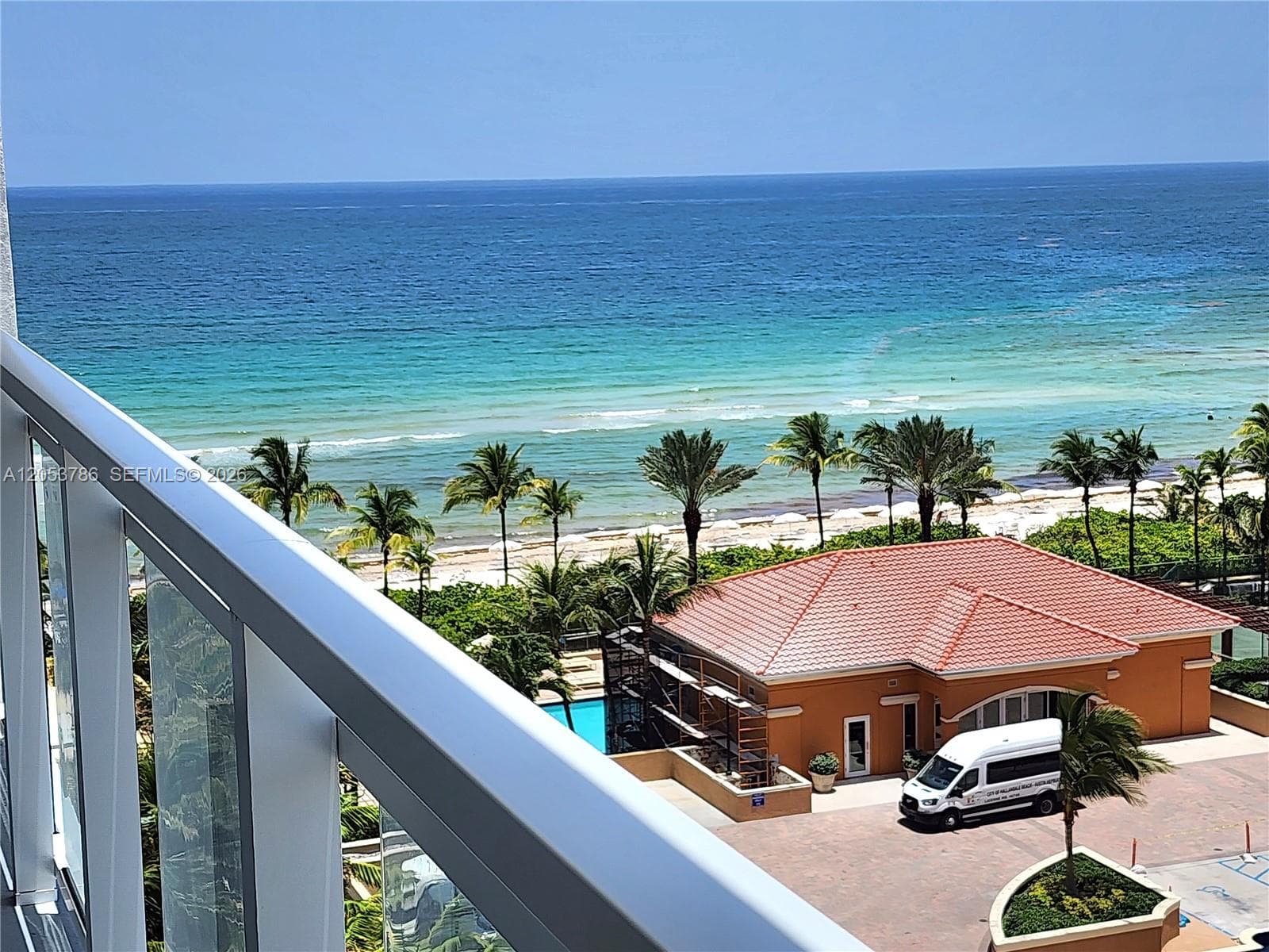 2030 S Ocean Dr 810 photo 2