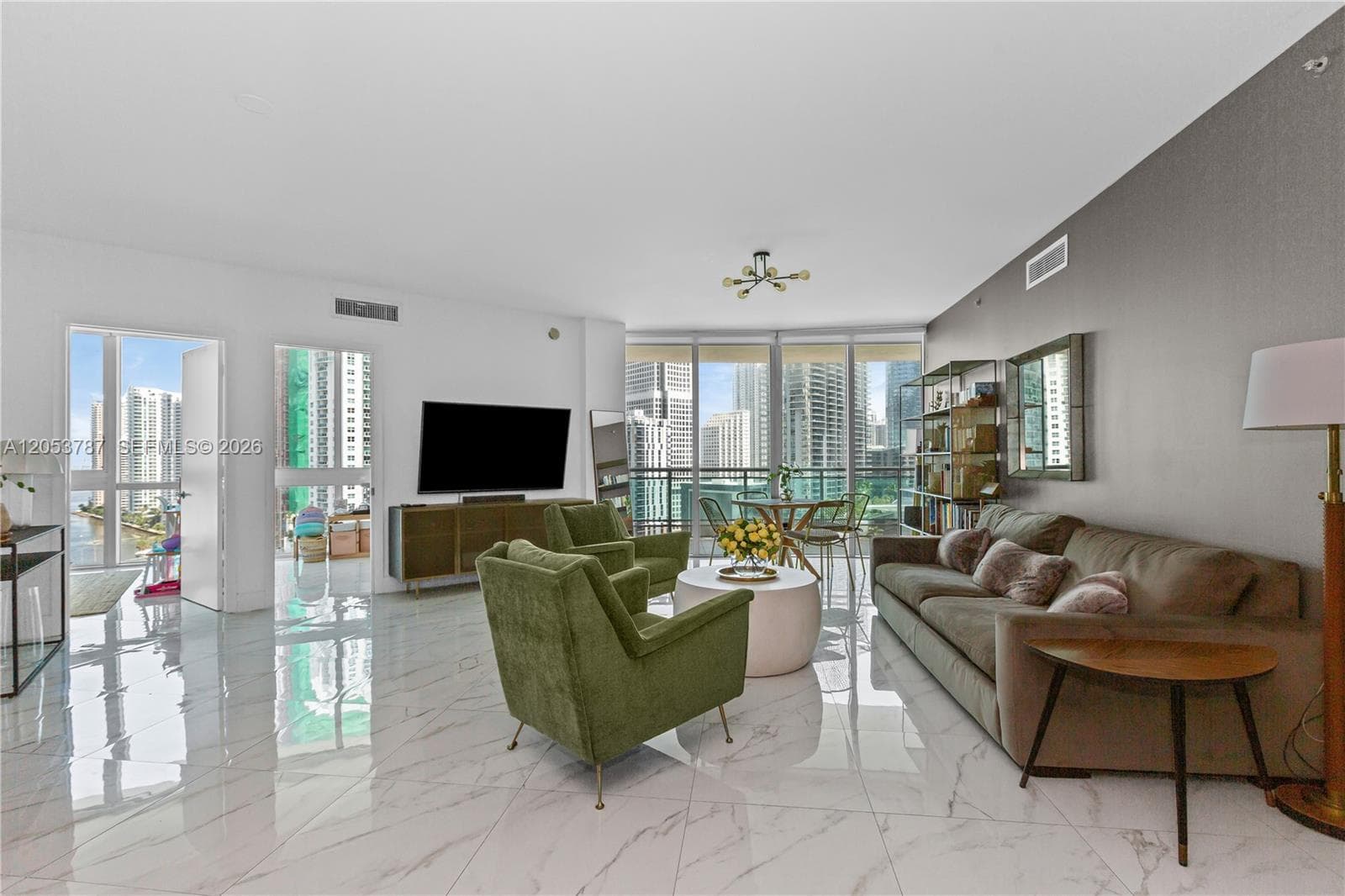 350 S Miami Ave 2102 photo 5