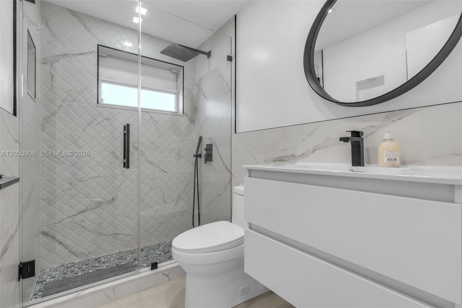 2225 NE 123rd St 102 photo 18
