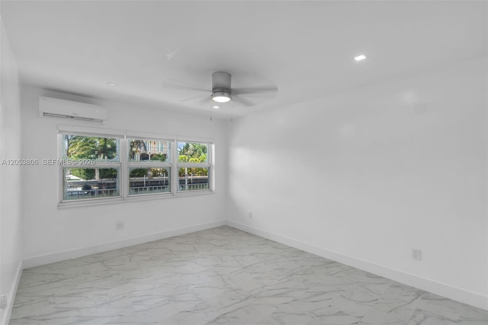 2225 NE 123rd St 102 photo 15