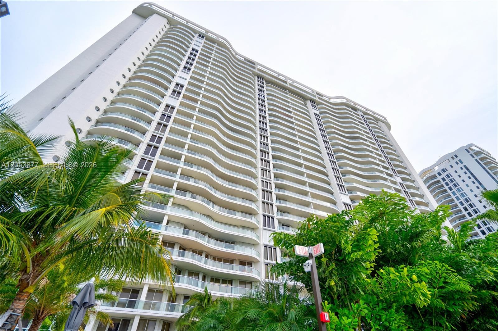 7000 Island Blvd 2809 photo 23