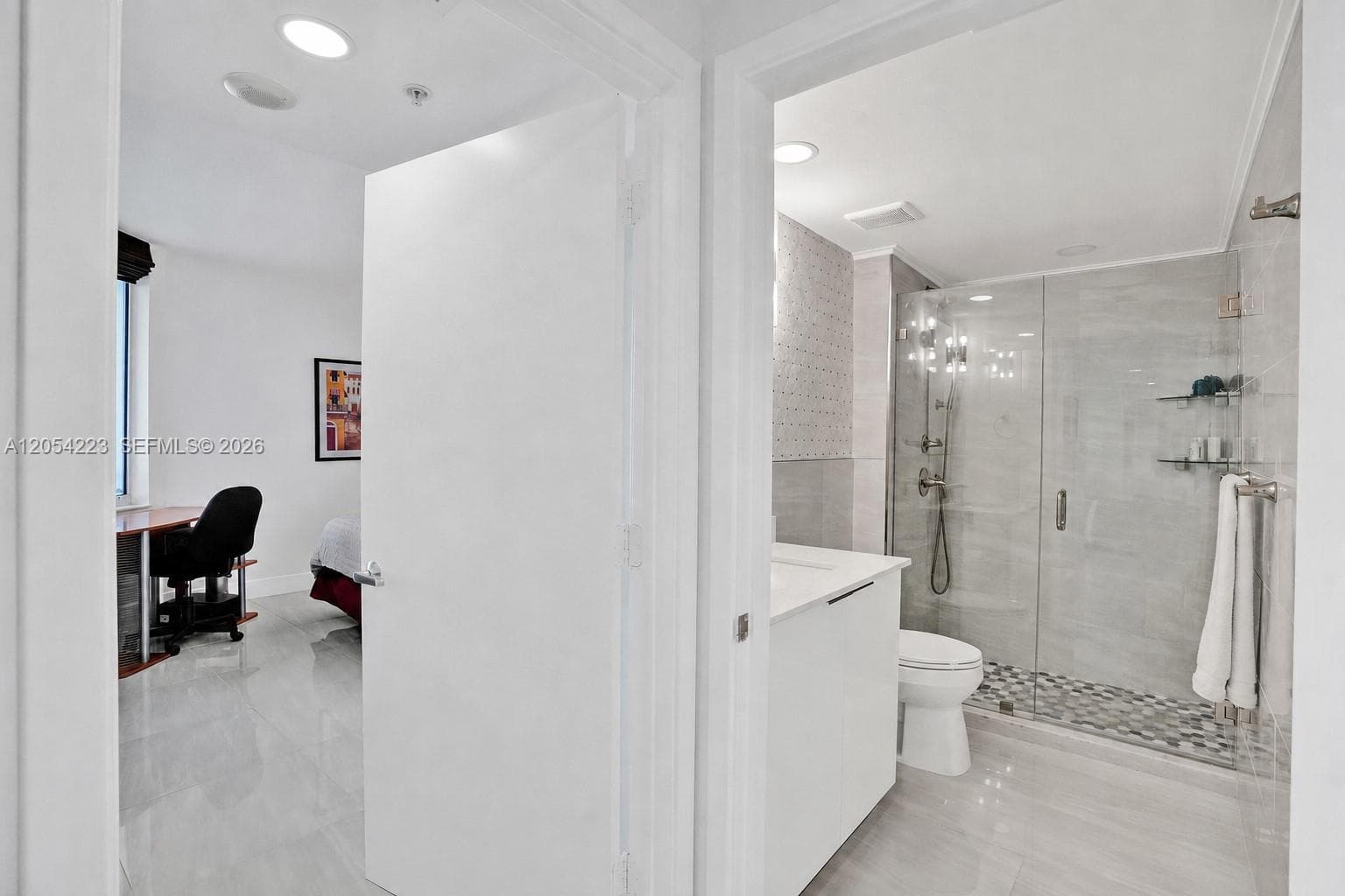 335 S Biscayne Blvd 3807 photo 22