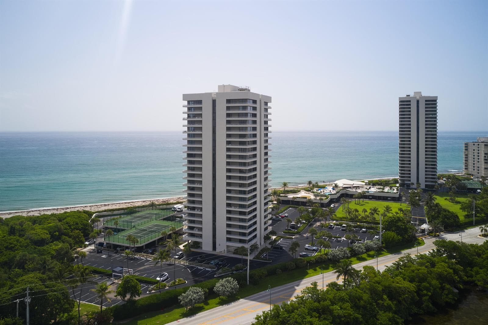 5550 N Ocean Drive 9D photo 2