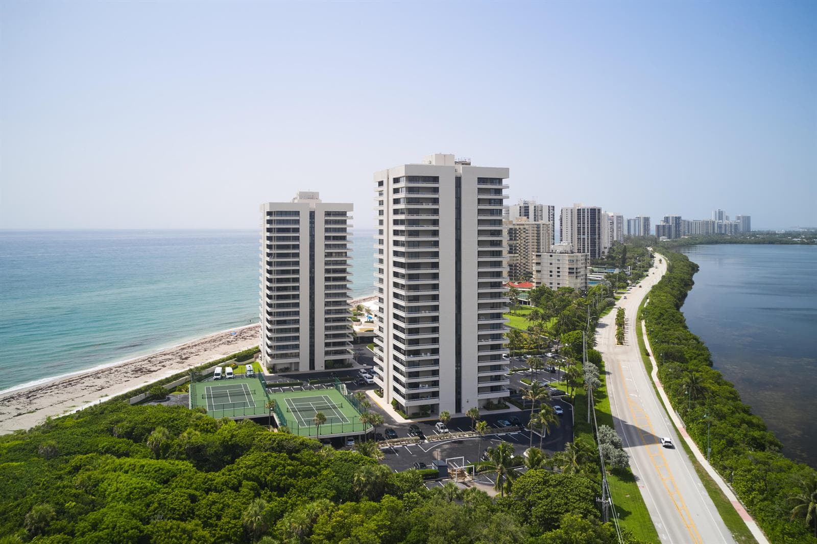 5550 N Ocean Drive 9D photo 1