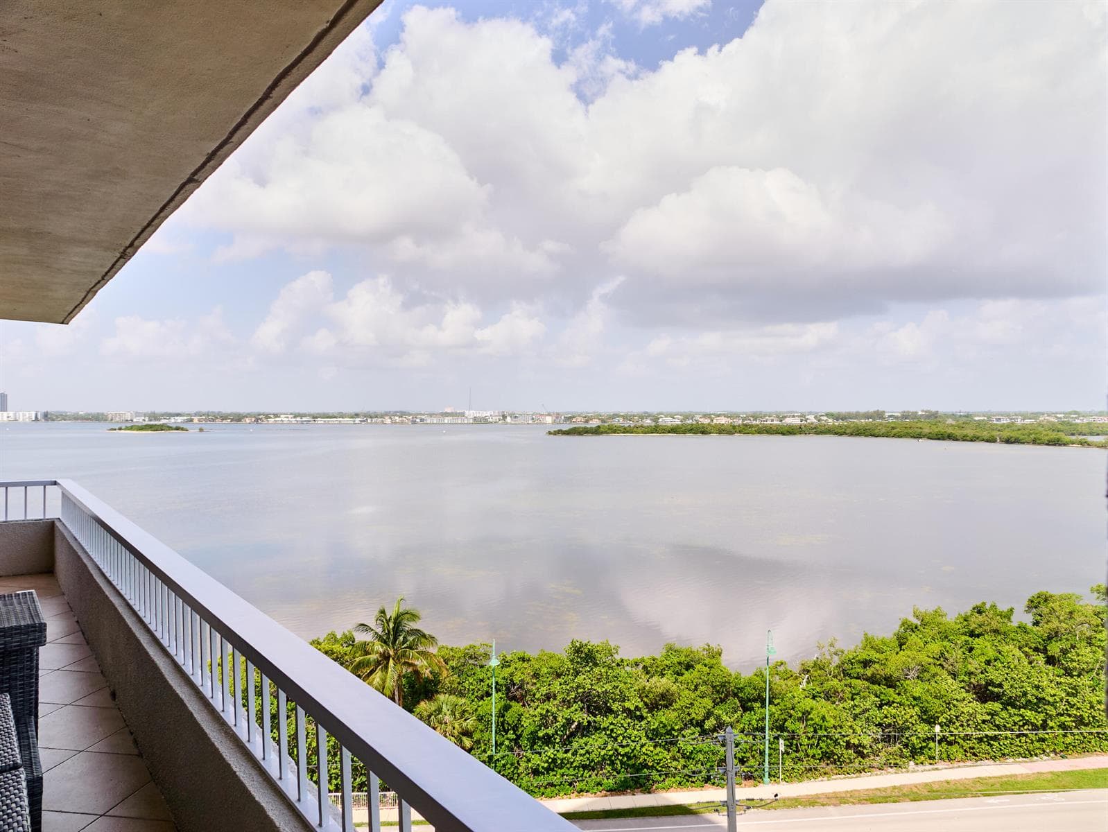5550 N Ocean Drive 9D photo 9