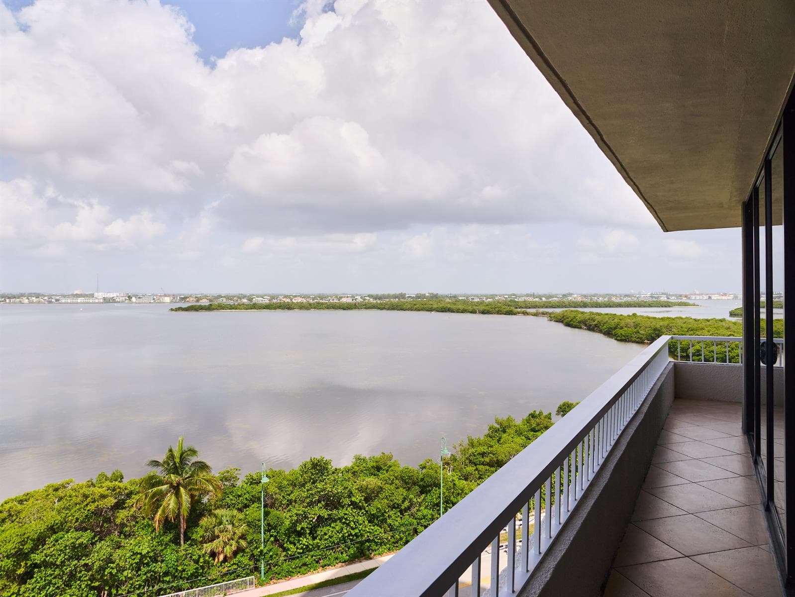 5550 N Ocean Drive 9D photo 11