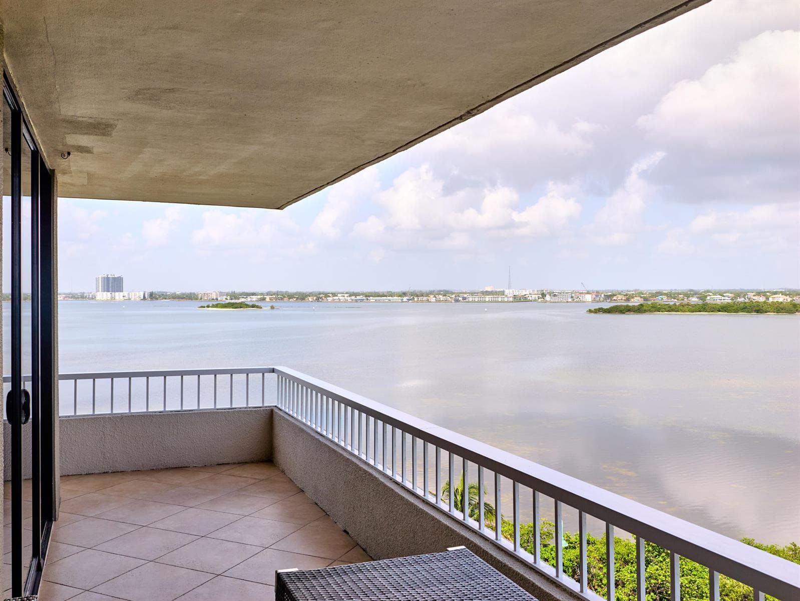 5550 N Ocean Drive 9D photo 8