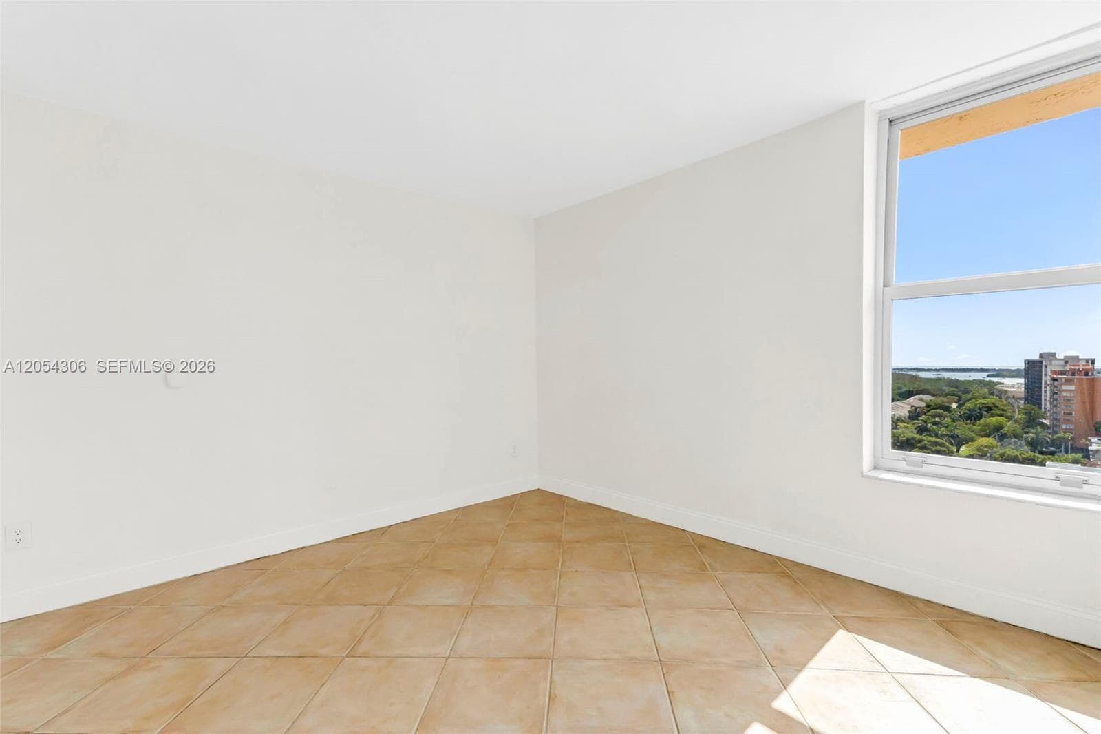2350 NE 135th St 1510 photo 16