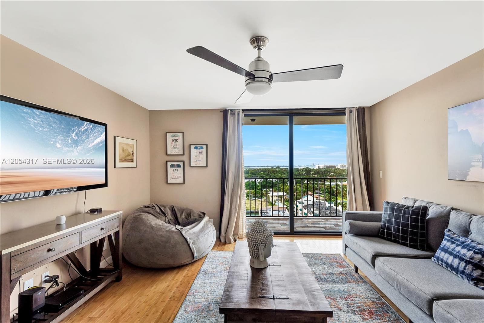 2625 Collins Ave 1609 photo 3