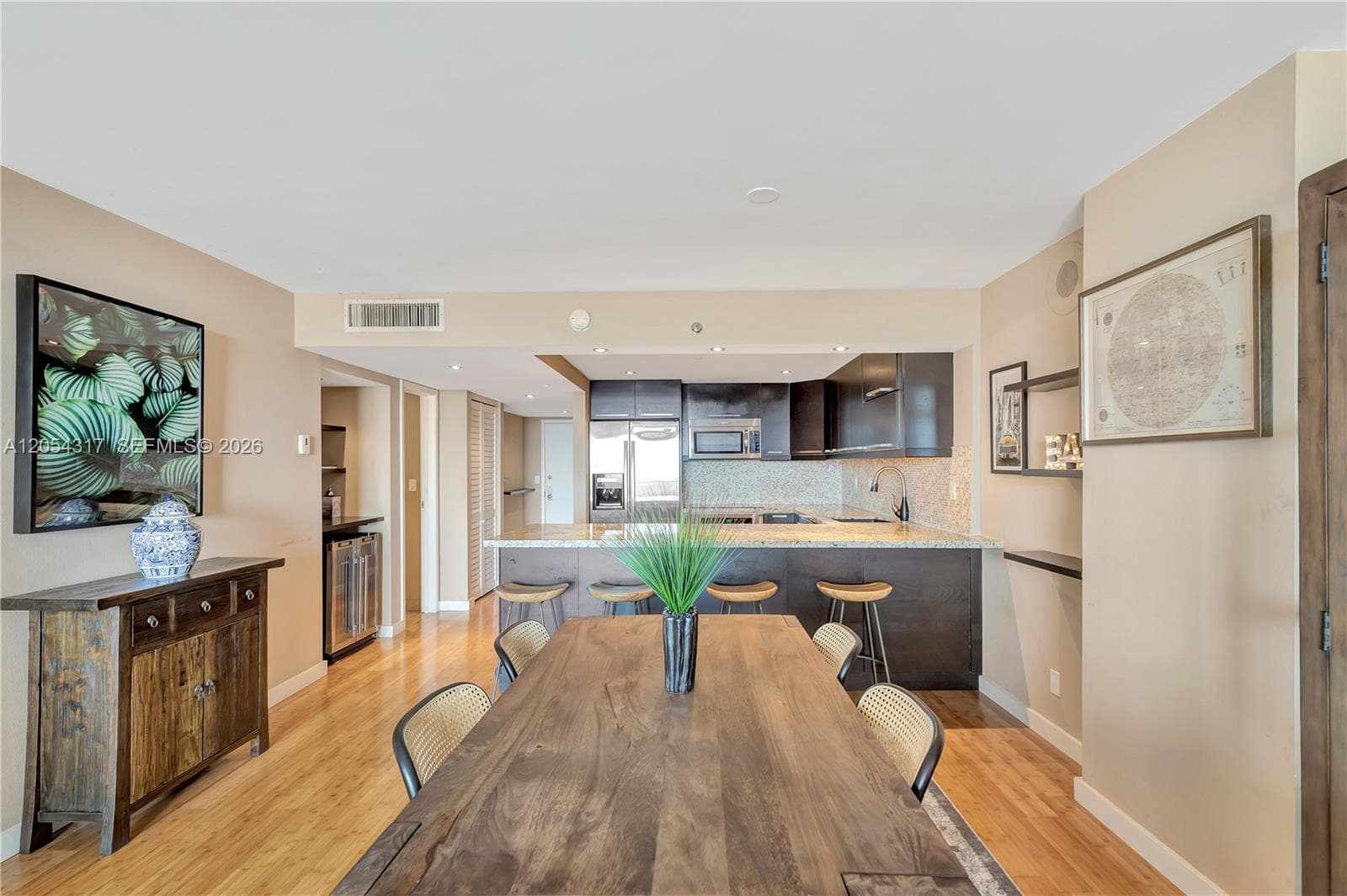 2625 Collins Ave 1609 photo 5