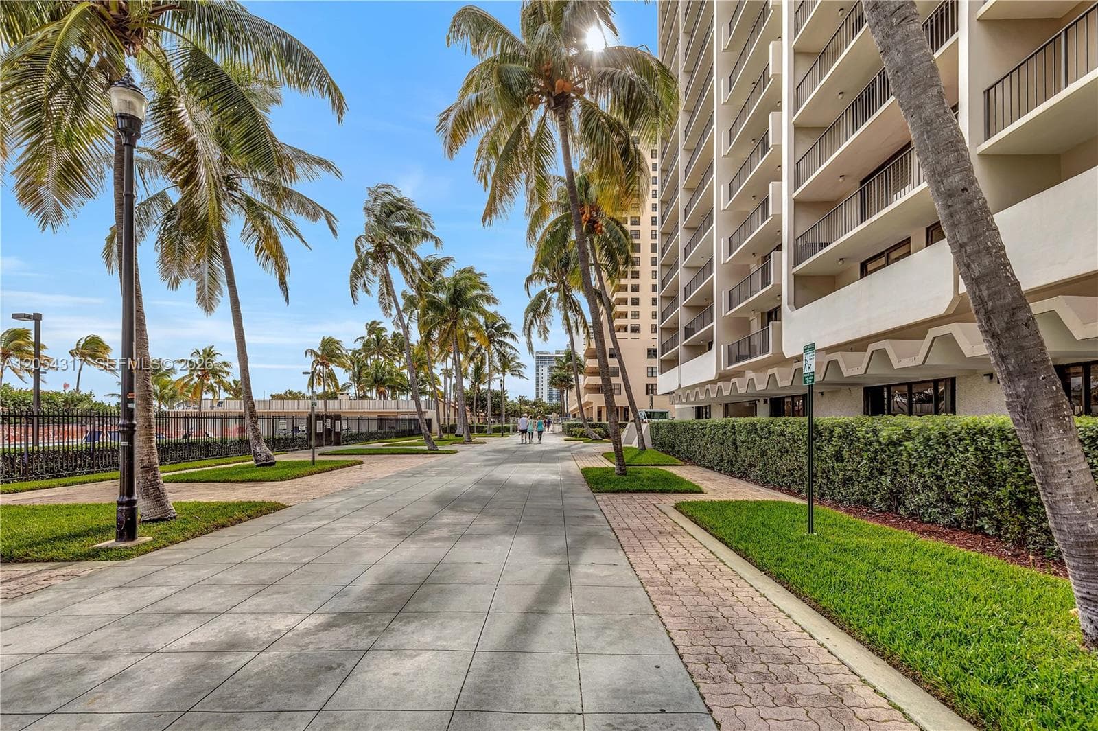 2625 Collins Ave 1609 photo 19