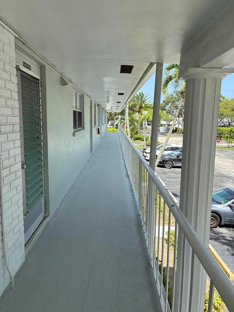 2600 SW 22nd Avenue 908 photo 4