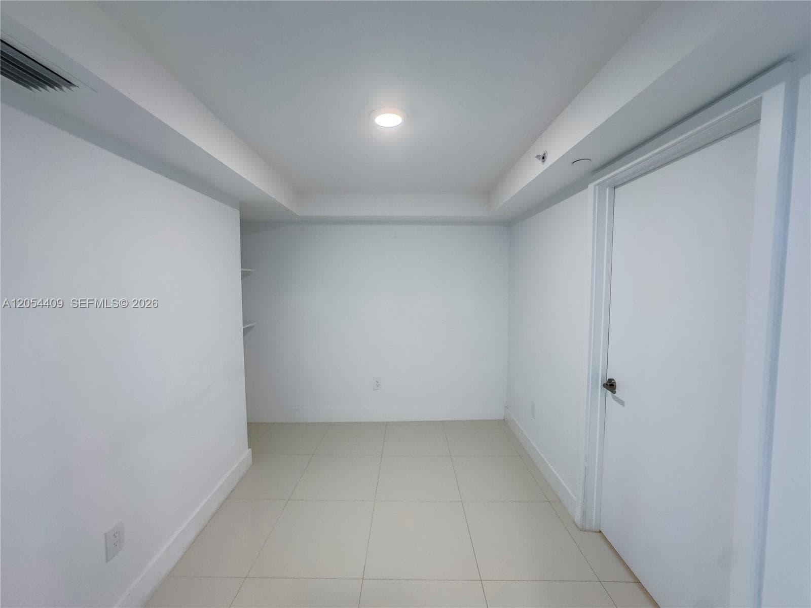 9261 E Bay Harbor Dr 405 photo 13