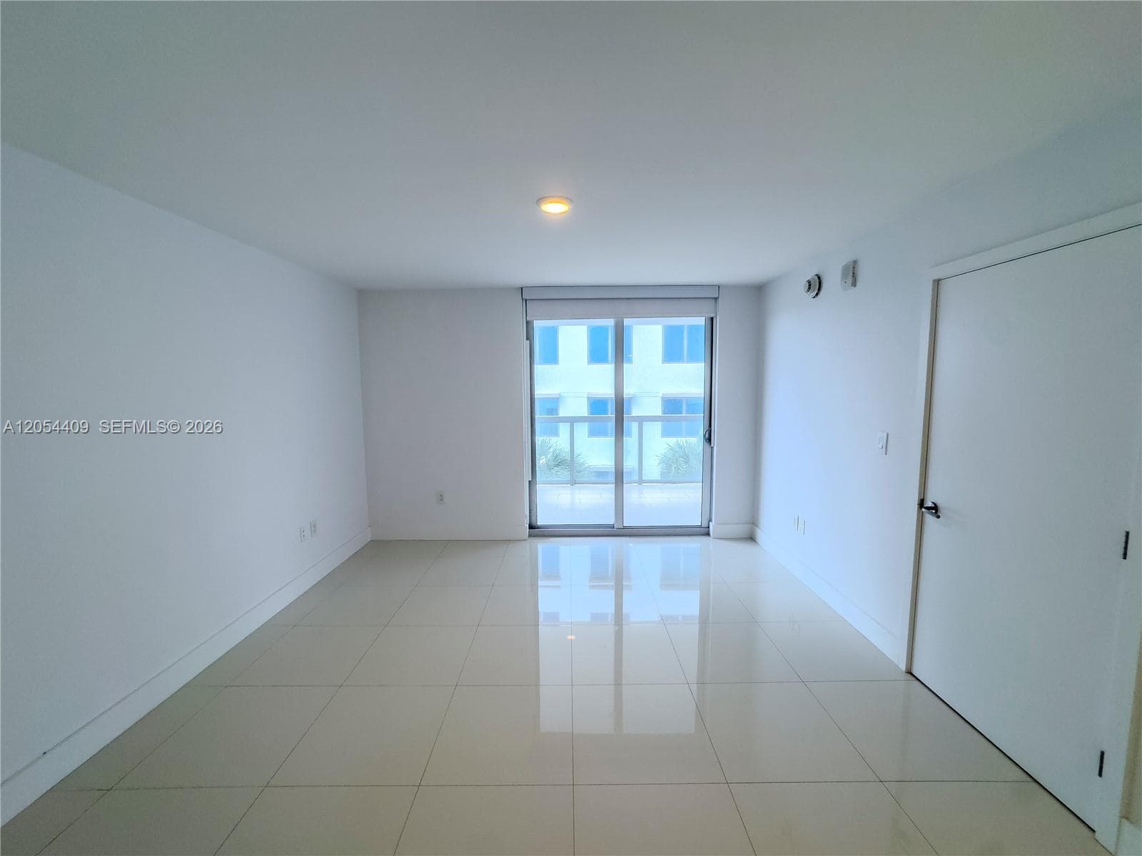 9261 E Bay Harbor Dr 405 photo 16