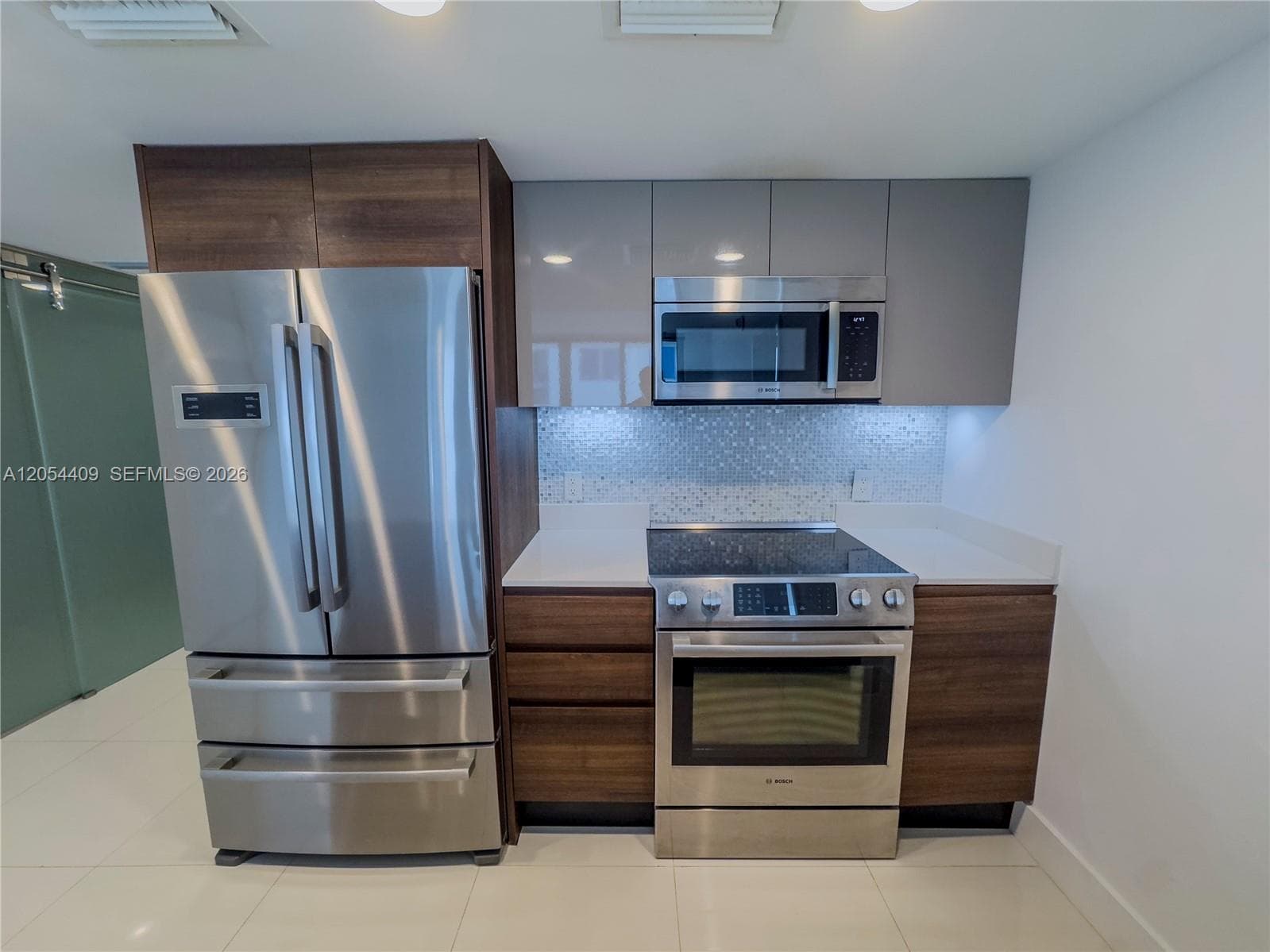 9261 E Bay Harbor Dr 405 photo 9