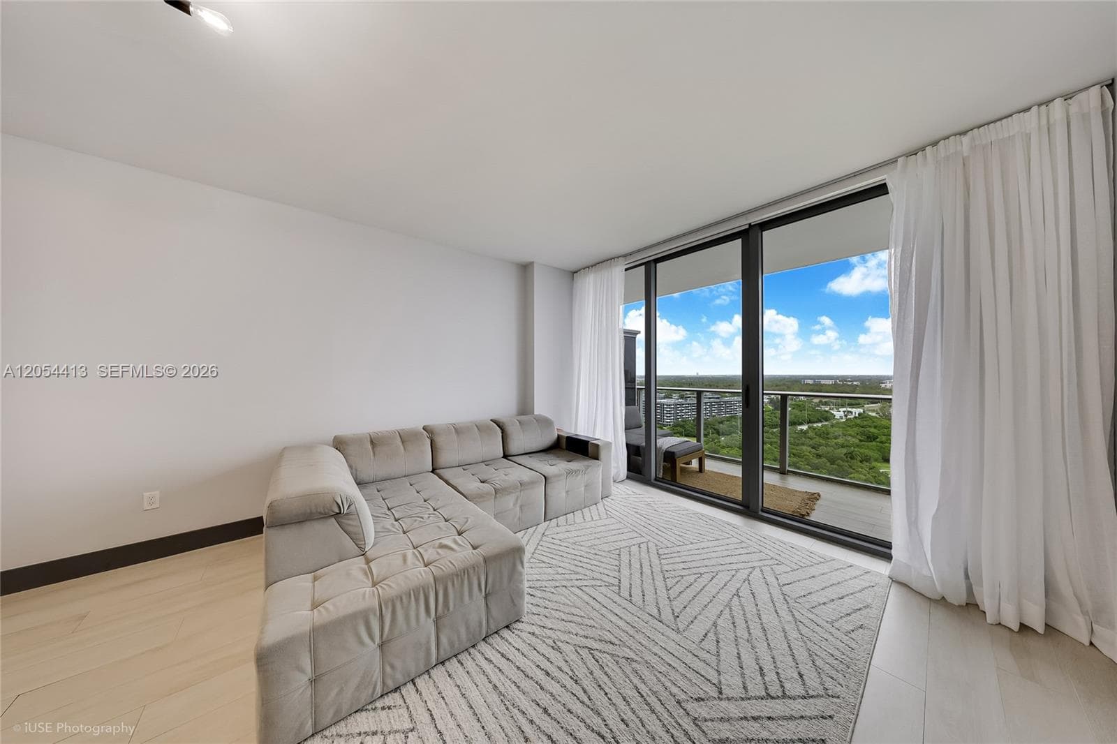 16385 Biscayne Blvd 2205 photo 3