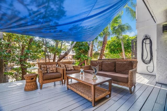 622 Mariners Way photo 3
