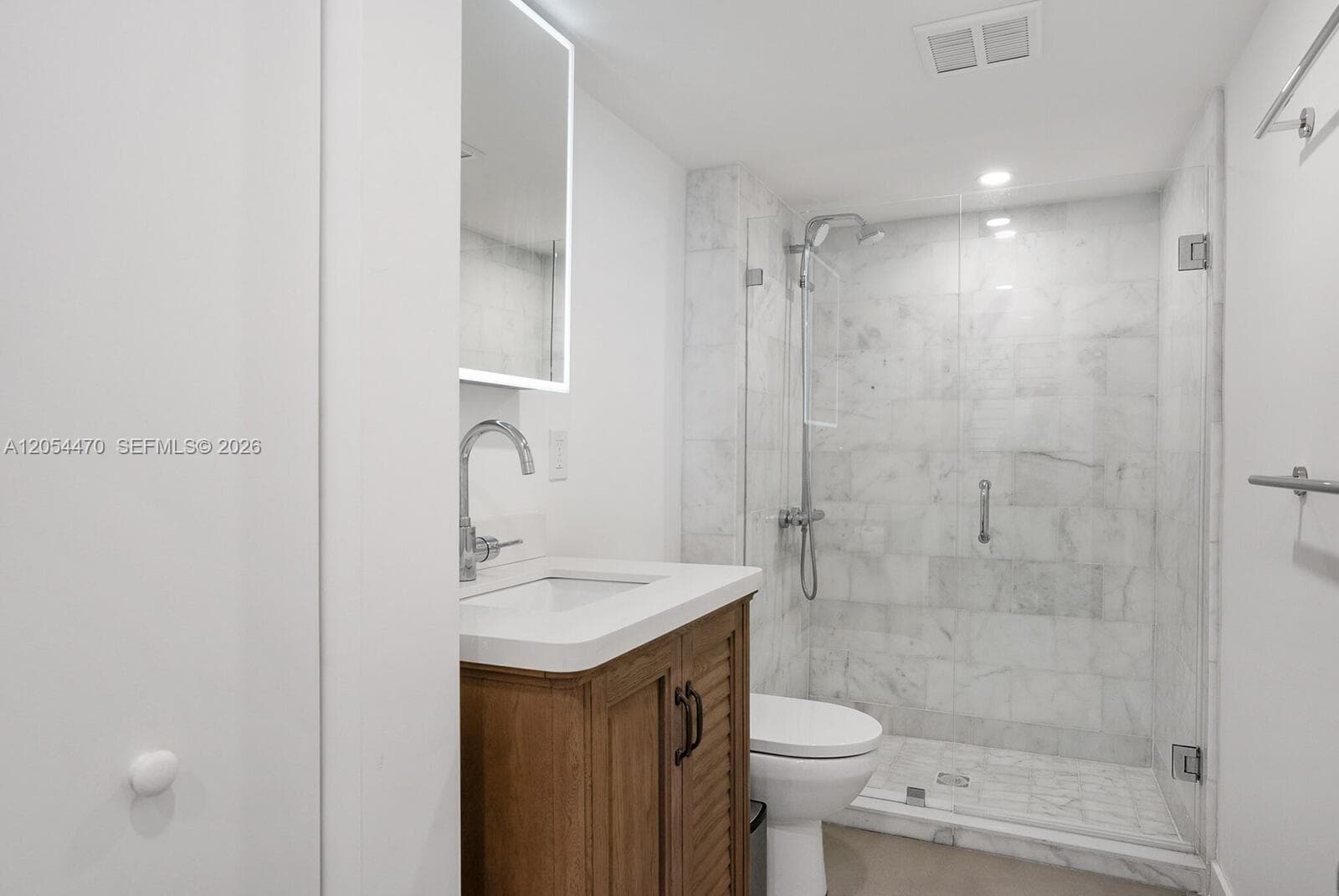 100 Bayview Dr 2125 photo 17