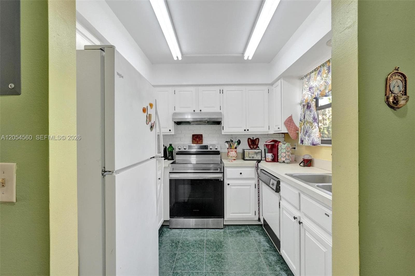 13513 S Indian River Drive Dr Unit #6-01 Corner photo 13