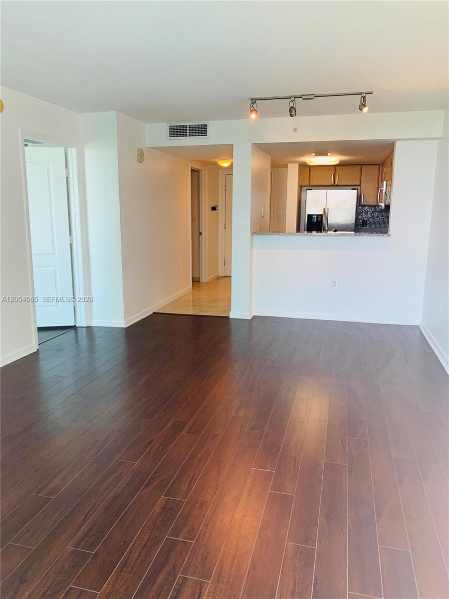 2101 Brickell Ave 2611 photo 3